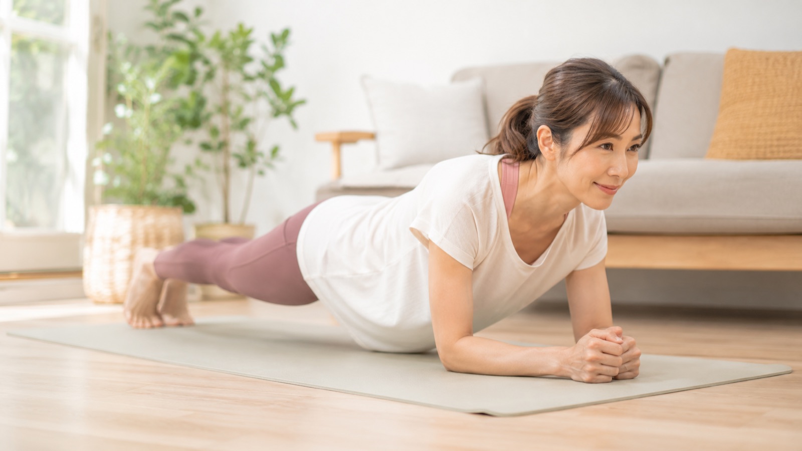 小さな一歩からトレーニングを始める40代女性のイメージ